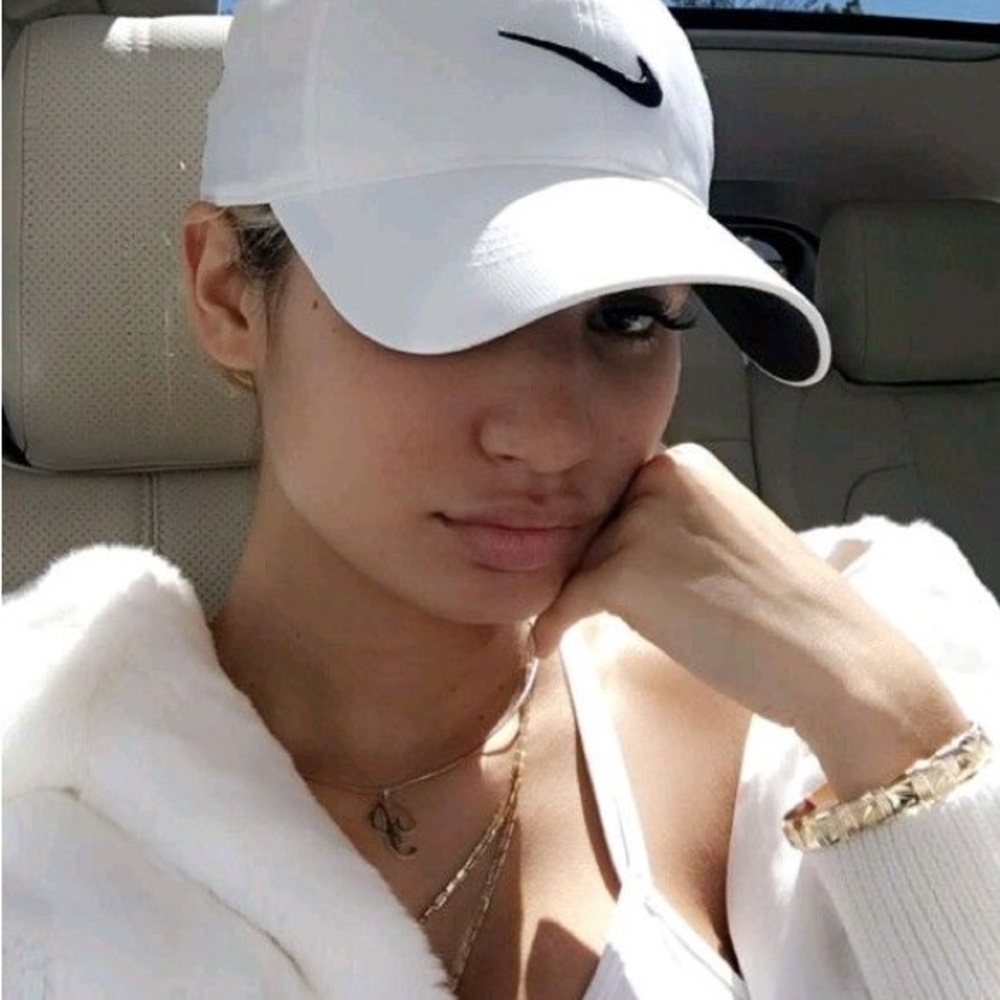 NIKE Heritage86 Women's Aerobill Performance White Cap Hat